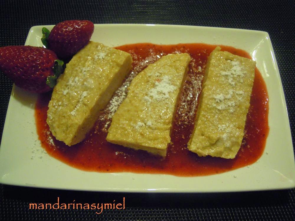 Biscuit De Galleta Con Crema De Fresas
