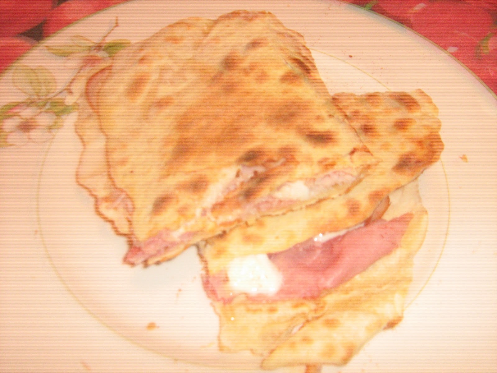 NENE KITCHEN PIADINA CON PROSCIUTTO COTTO E MOZZARELLA