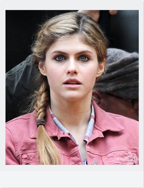 Celebrity Hairstyles Alexandra Daddario Hairstyles