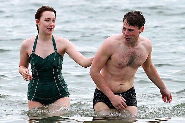 who is georgie henley dating