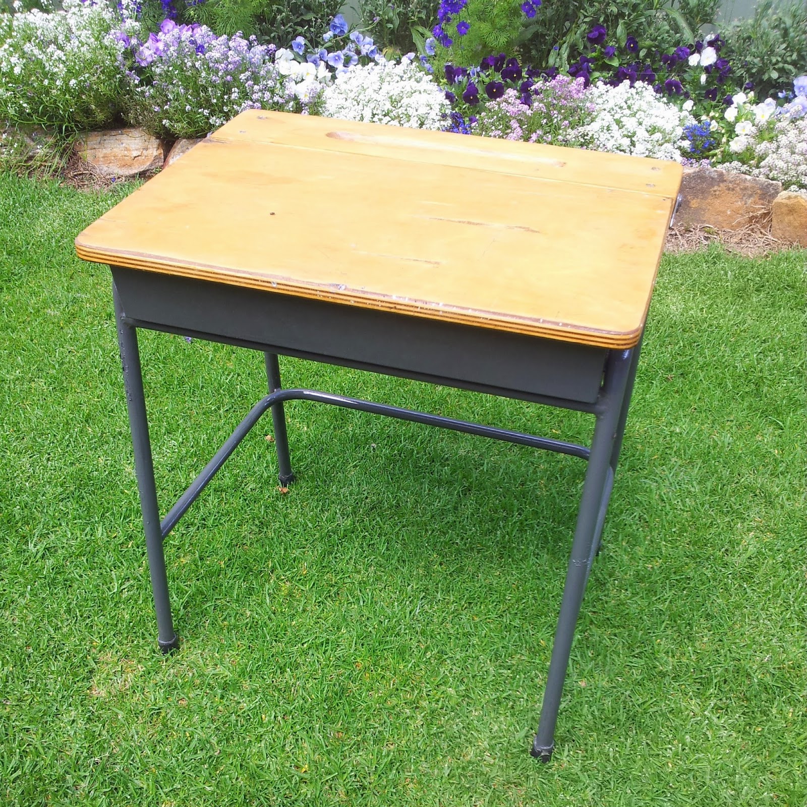 tea and craft A refurbished school desk for vintage rustic wedding