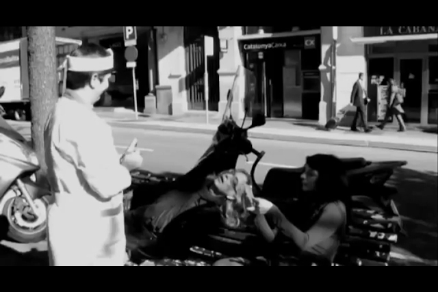 VÍDEO | @VictorAmela i @RoserAmills busquen les #333vitamines - Roser Amills, escritora mallorquina