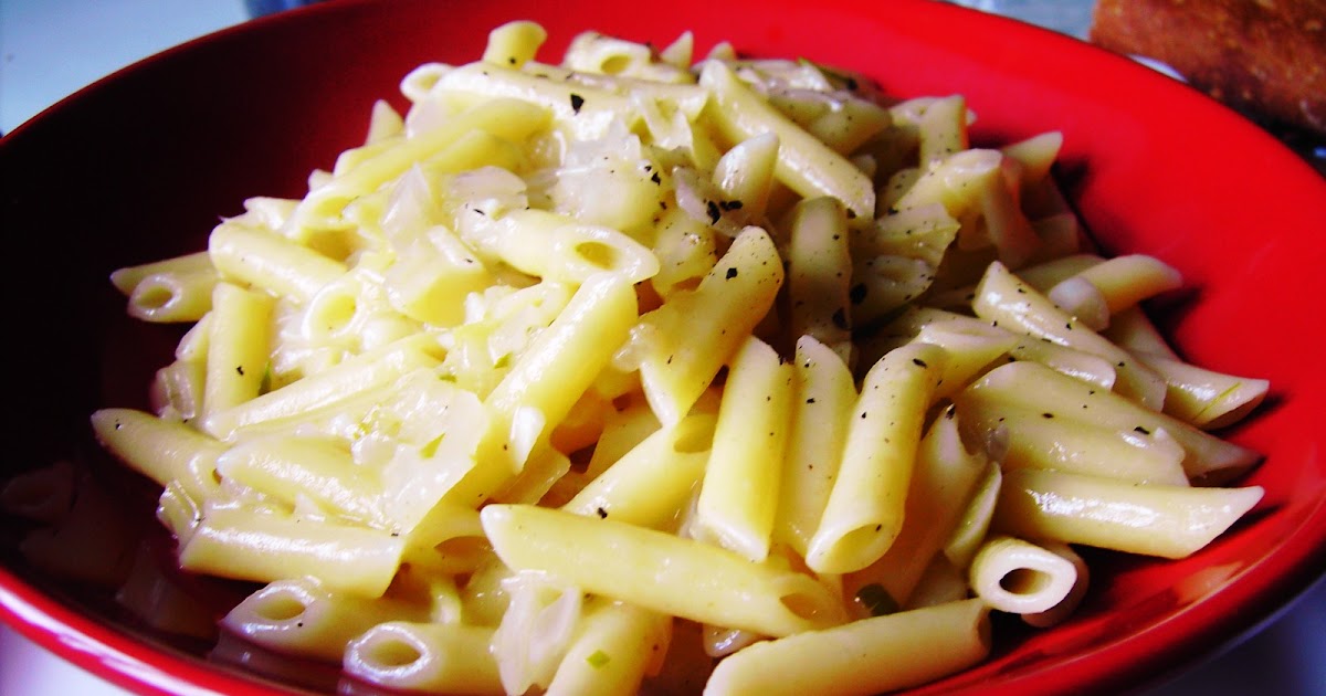 Comida para una pasta en salsa de vino blanco