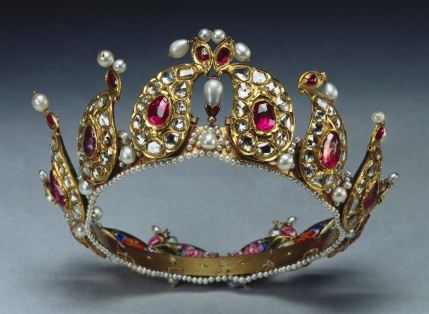 تيجان ملكية  امبراطورية فاخرة Presented+to+Queen+Victoria+&+placed+among+Indian+Collection+belonging+to+Crown+by+King+George+V+in+1924.ruby,+diamond+and+pearl+tiara