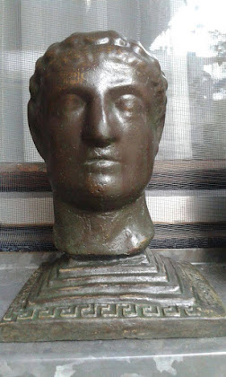 SUVENIR-figurica:  Car Konstantin izrađena od jakog materijala,visina 13 cm,
