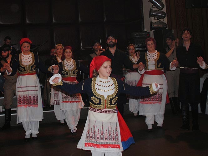 Φωτογραφικό... οδοιπορικό σε αποκριάτικες εκδηλώσεις - χορούς της Βέροιας