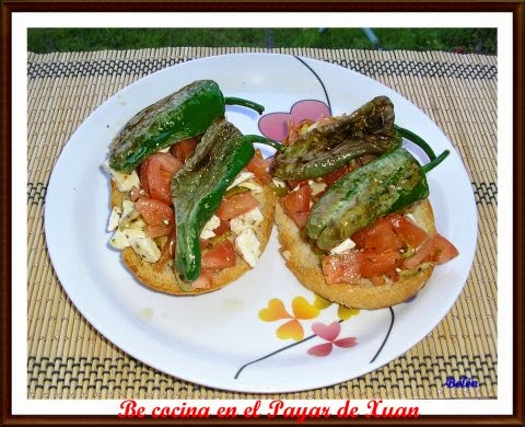 Tostadas Al Ajo Con Verdura Y Queso Afuega´l Pitu
