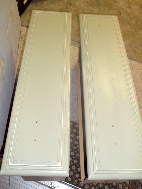 PICKIN and PAINTIN........... Chalk Paint STICKS TO ANYTHING