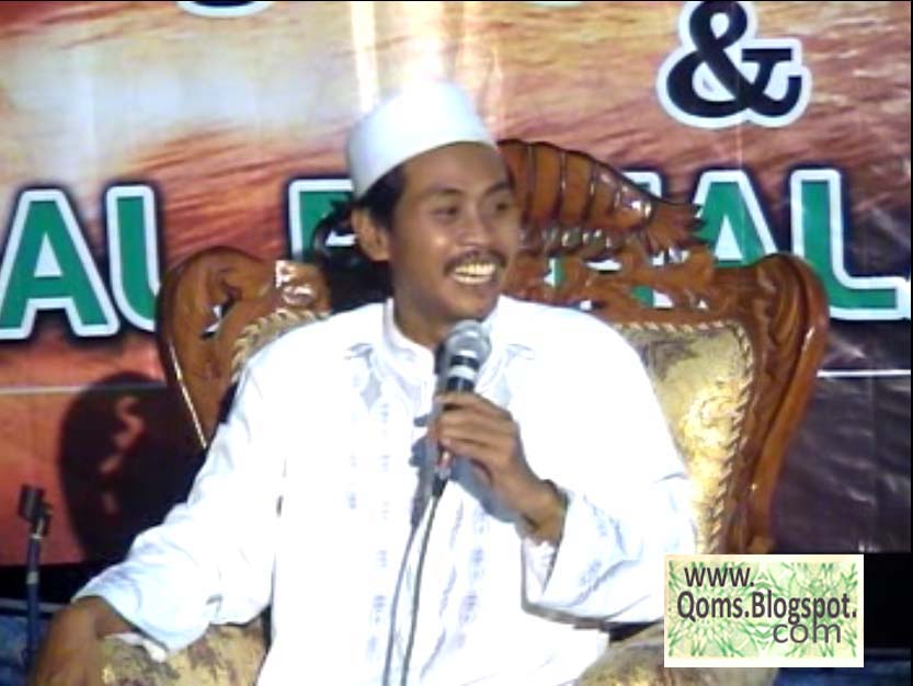 QOMSSEGERHANA TUBAN KH. ANWAR ZAHID (2010) Halal Bi