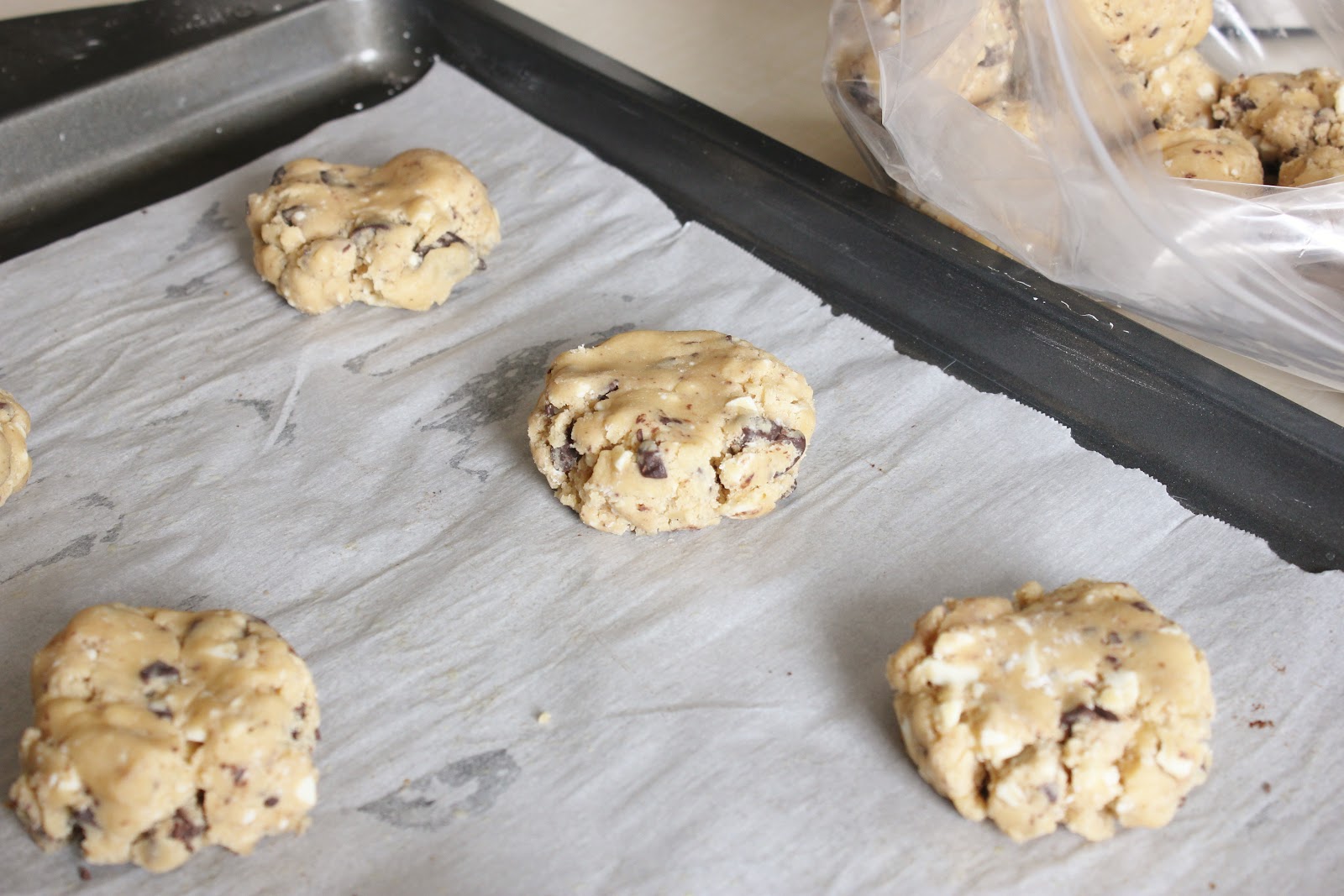 Sweet Frosting Chocolate Chip Cookies