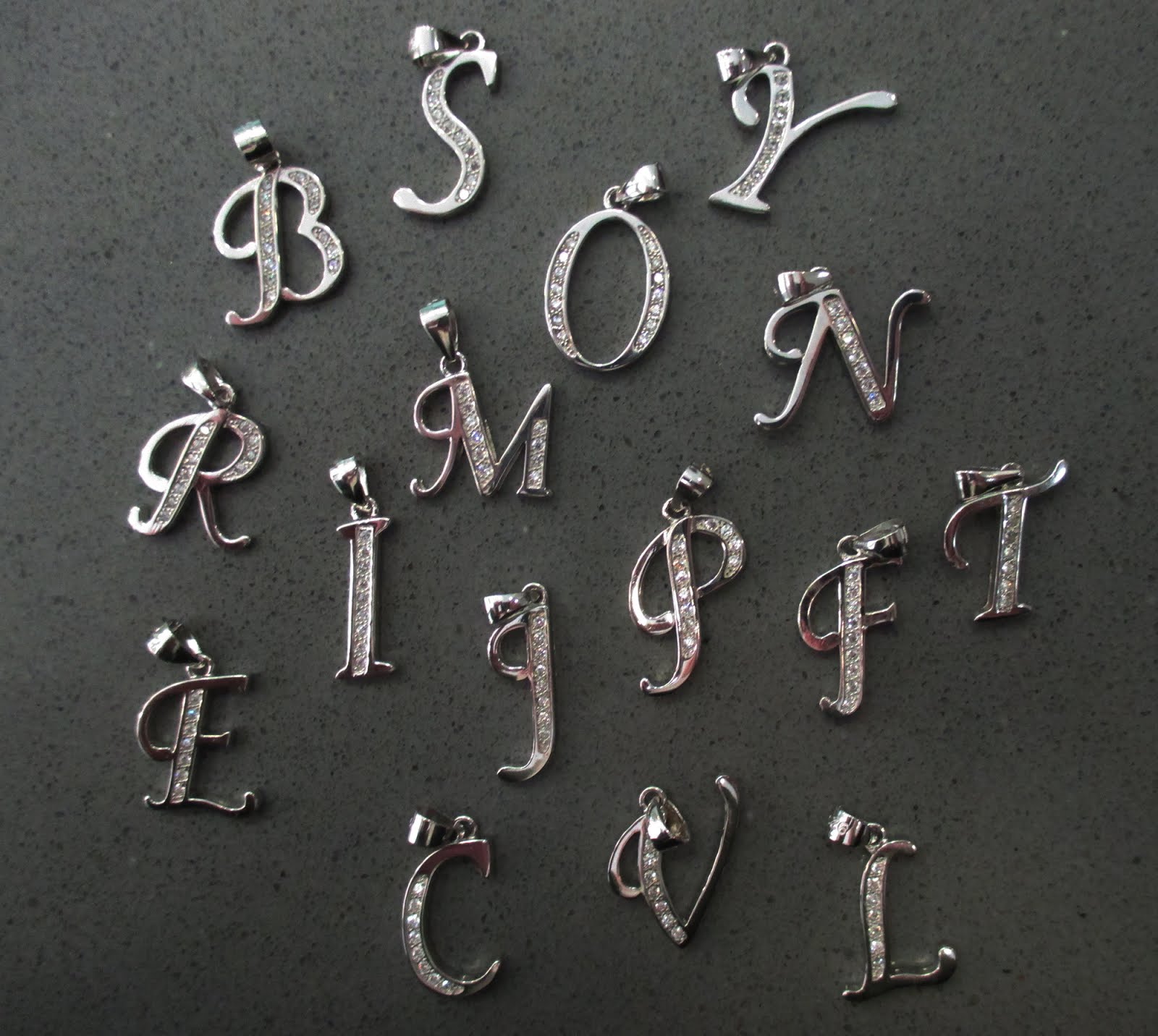 Letras en plata con circonitas