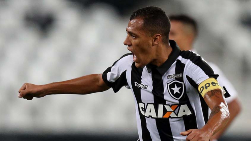 Acesso Total: episódio 1 mostra início da reformulação do Botafogo e  liderança de Kanu no vestiário, botafogo
