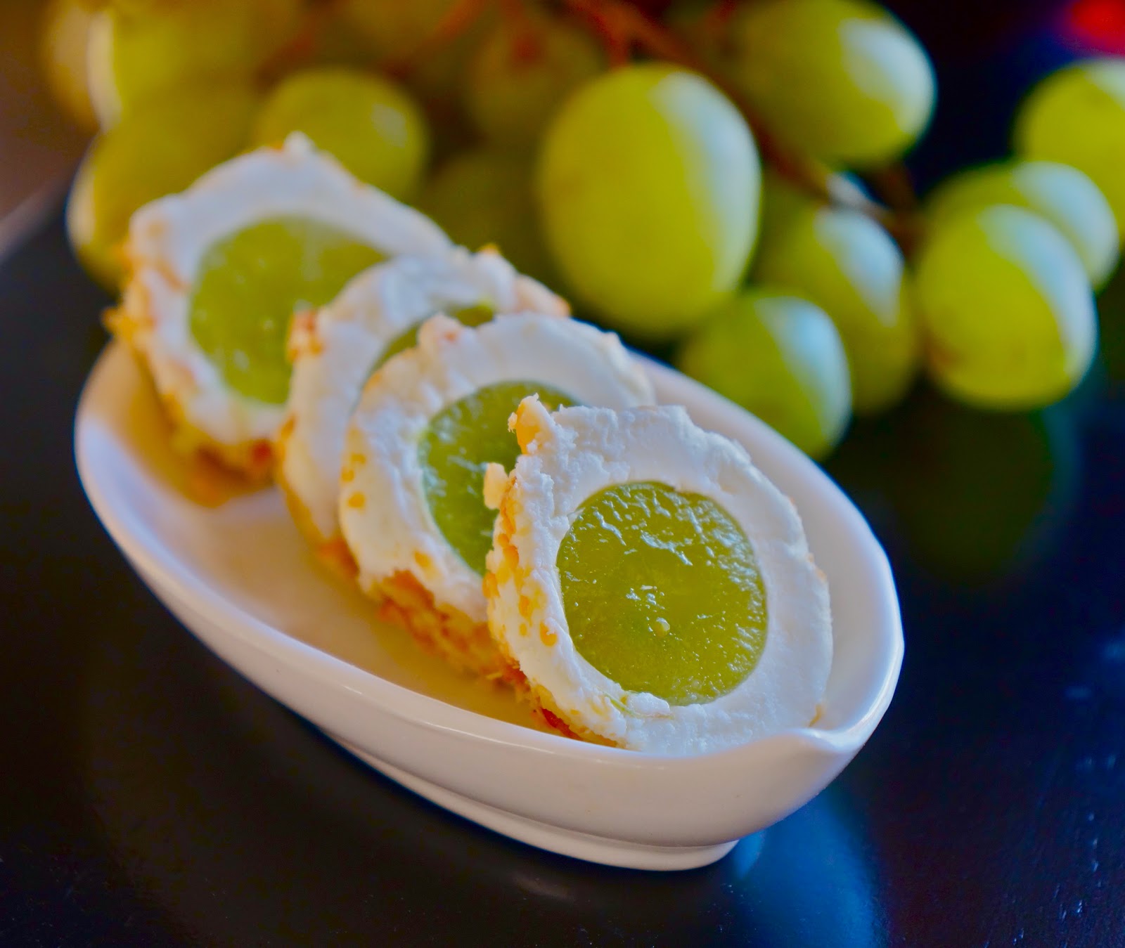 Grape with Goat cheese and walnut