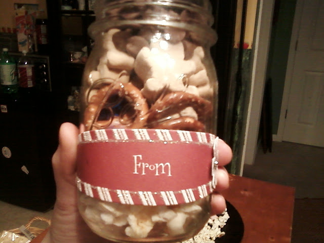 Gift in a jar ideas to make at home.