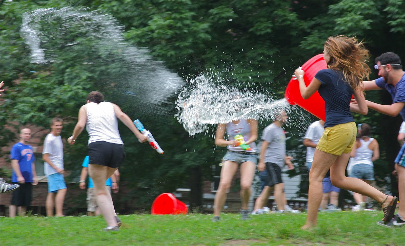 LOCAL NEWS Queens Versus Brooklyn In 'Epic Water Balloon Fight'