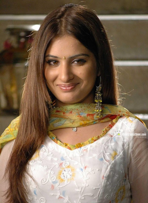 Celebrities Weight Height Bra and Body Size: Gowri Munjal Height