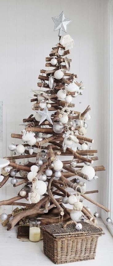 Coastal+christmas+tree+made+from+wood