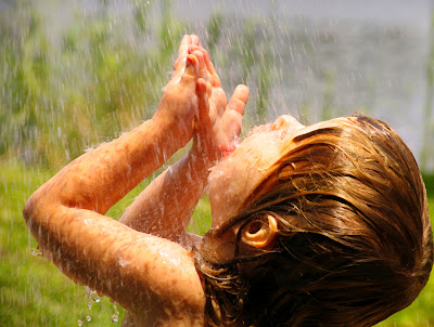 girl-in-rain1.jpg