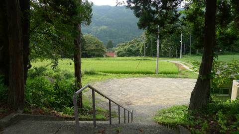 郷戸駅から
