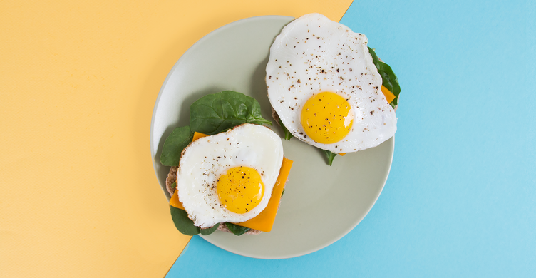 Egg Sandwich Spinach 11 Quick and Healthy Breakfast Idea - Fit and Fabulous Friday