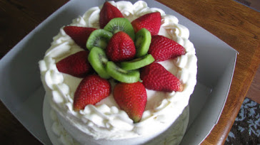 Yellow Cake with Strawberries and Kiwi