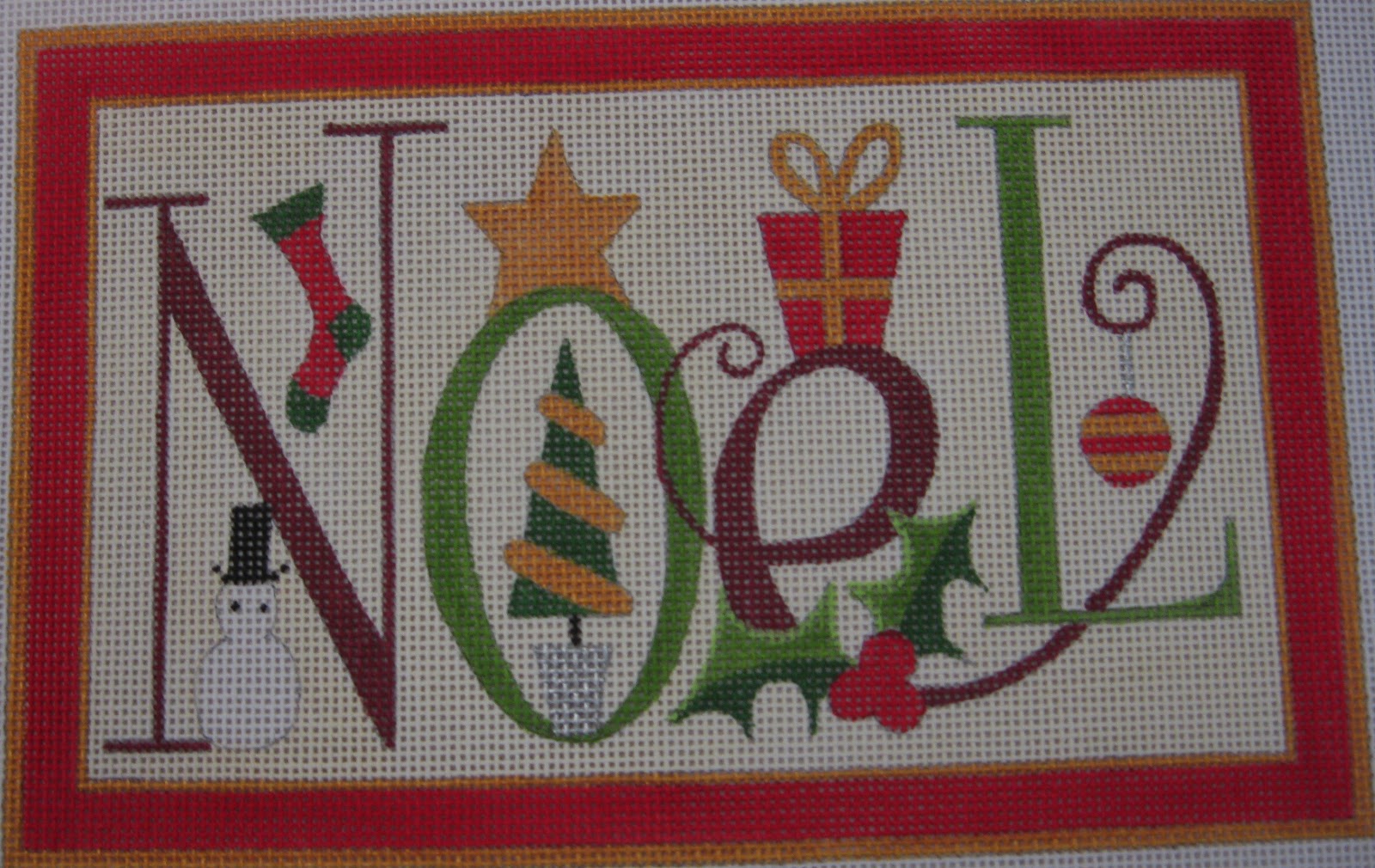 Needle Nicely Ideas for a small Christmas pillow