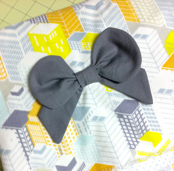 A little Bow Blanket {for baby} Shwin & Shwin