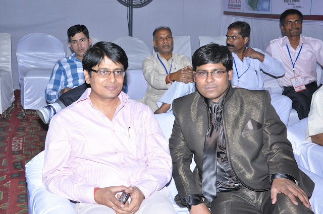 Manoj Bhawuk and Kumar Rajesh, Channel Head, Hamar tv in Vishwa Bhojpuri Sammelan 2103