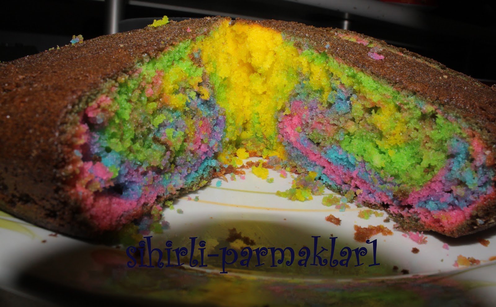 Dört Renkli Kek Sihirli Parmaklar