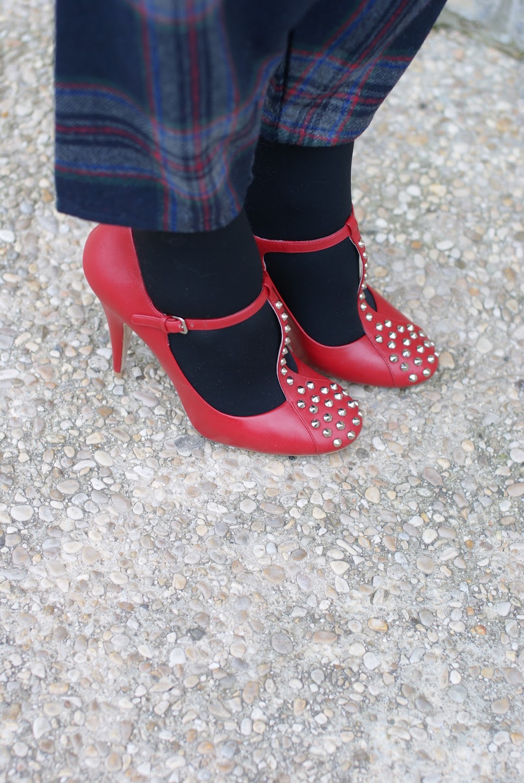 red Miu Miu Mary Jane pumps on Fashion and Cookies fashion blog, fashion blogger