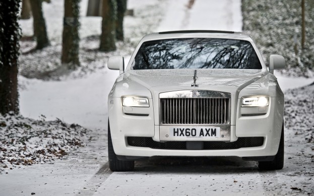 Luxury Showdown Which Car Is Better The Bentley Continental Or The Rolls Royce Ghost K International