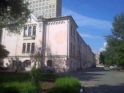 Корпус гнойной хирургии - бывшая Третьяковская богадельня