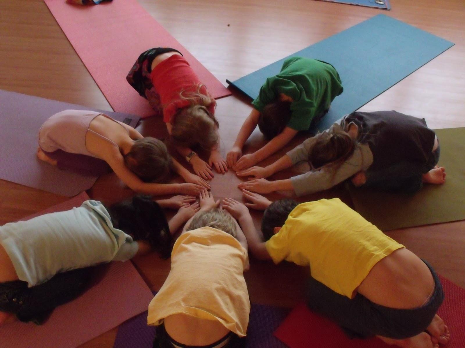 Child yoga Sunflower, crocodile swamp challenge