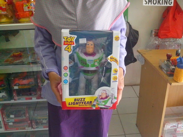 ISTANA MINIATUR MOTOR TRAIL CROSS: Mainan Anak Robot Buzz Lightyear
