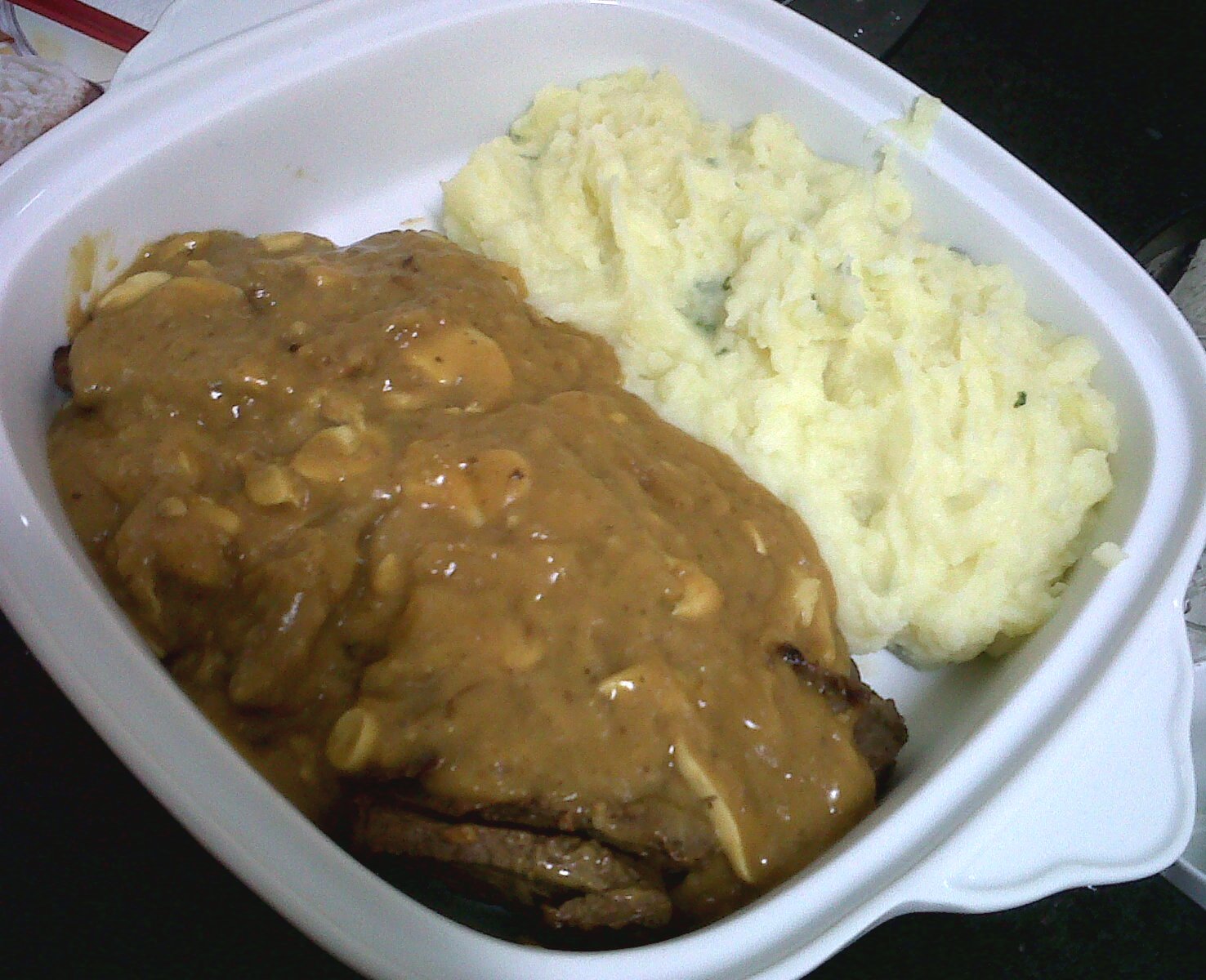 A Cozinha de Claudinha Escalope de Filet Mignon ao Molho Madeira