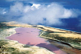 البحيرة الوردية في السنغال Lake Retba