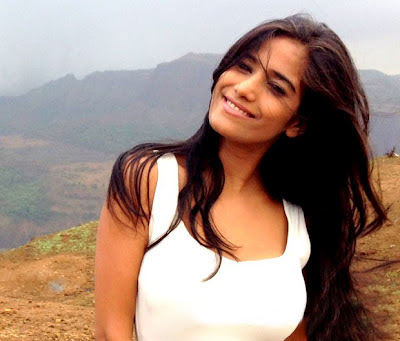 poonam pandey spicy cute stills