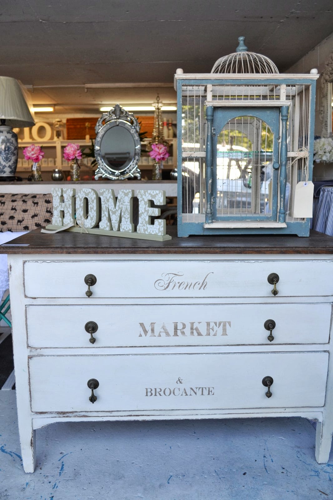 Chalk Paint™ Gold Coast Paint Me White