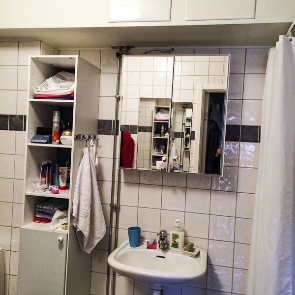 Ninisworld: belysning över badrumsskåp