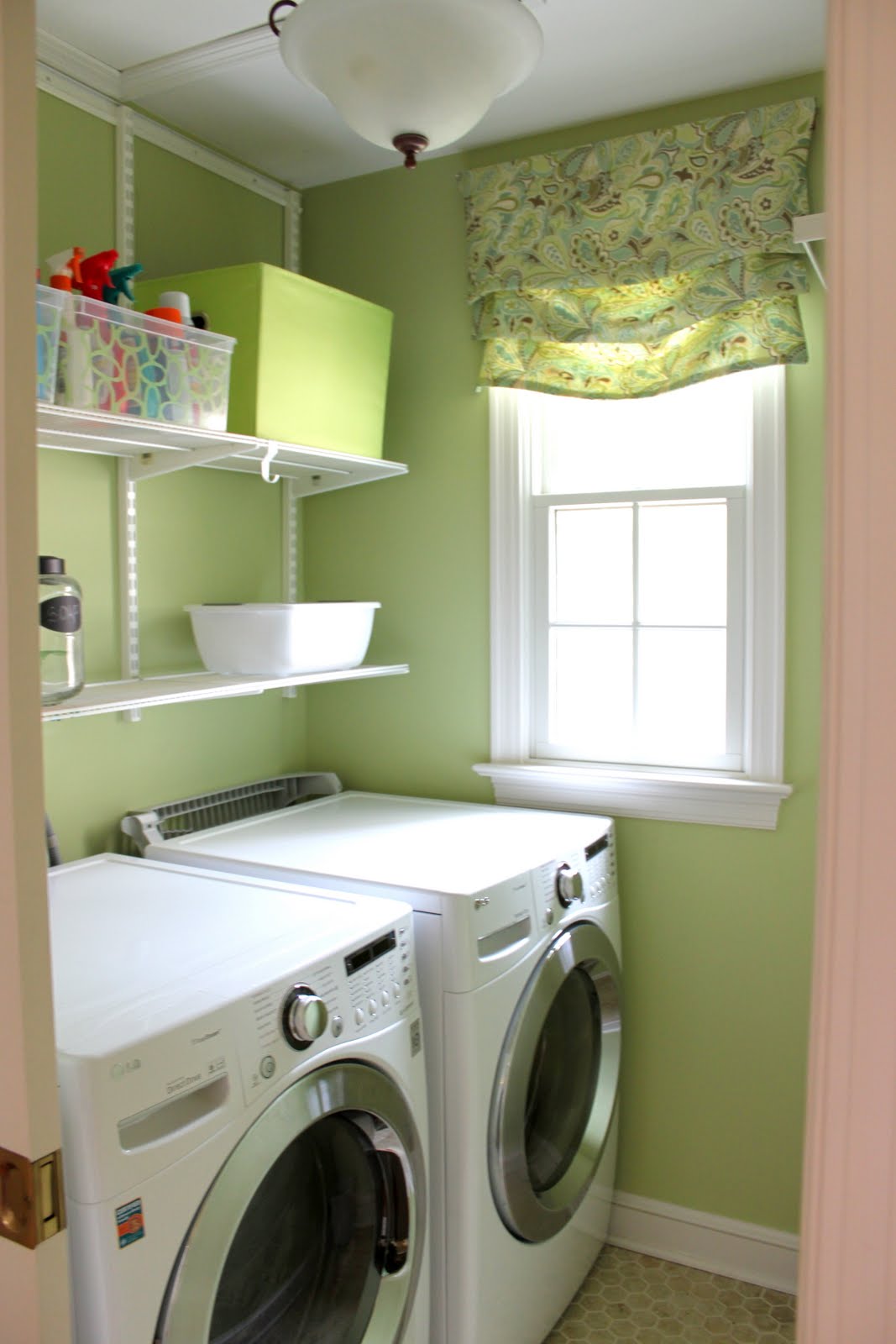 HOUSEography Laundry Room Easy Fake Roman Shade