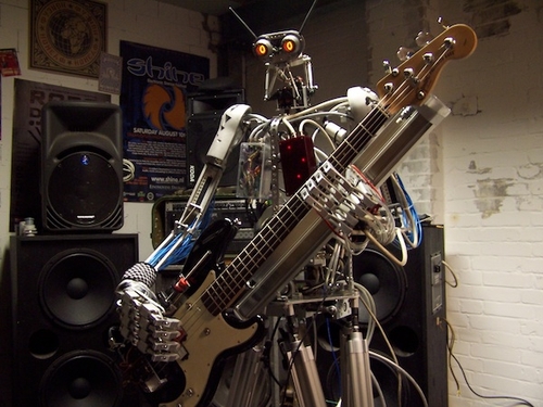 04-Compressorhead-Automatons-Bones-The-Bass-Player