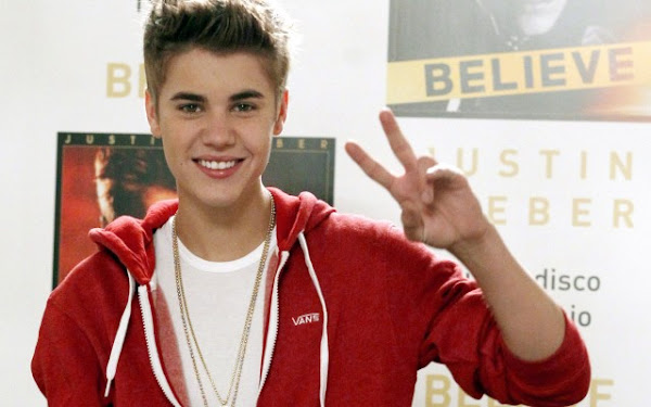 JUSTIN BIEBER JUSTIN BIEBER