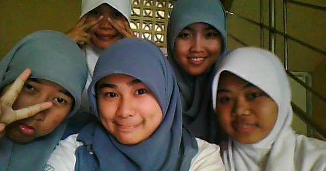 Sedikit Tulisan All About That I LIKE: putih abu abu :)
