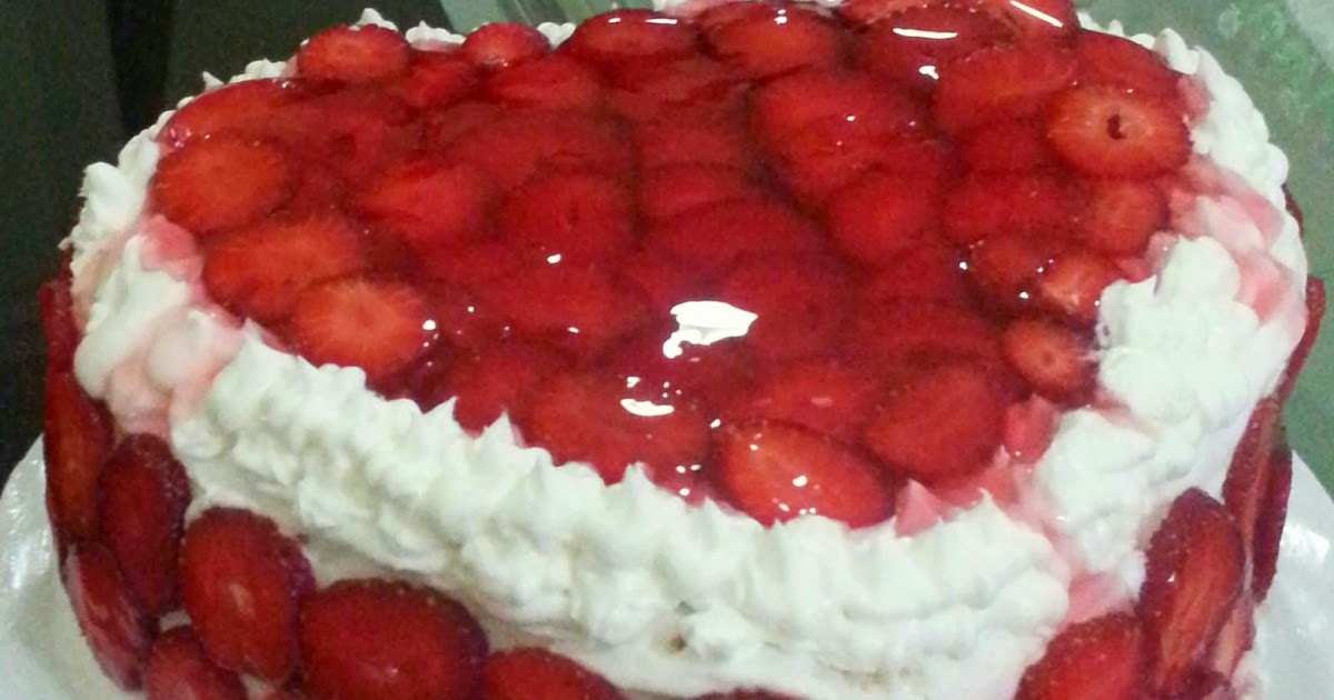 bakir cezve Çilekli Yaş Pasta