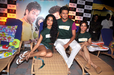 Riteish Deshmukh, Sarah Jane Dias, Neha Sharma Super Kool Hain Hum Pool Party