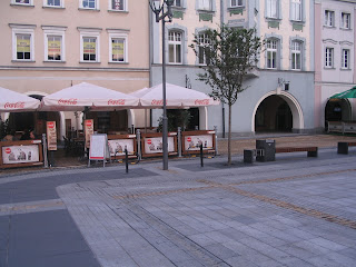 stojaki od strony ul. Zwycięstwa