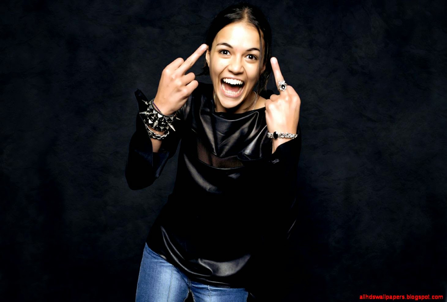 Michelle Rodriguez Smile Happy Hd Wallpaper De 5475 Wallpaper Michelle Rodriguez Smile Happy Hd Wallpaper De 5475 Wallpaper