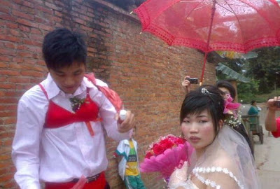 Unusual Chinese Wedding