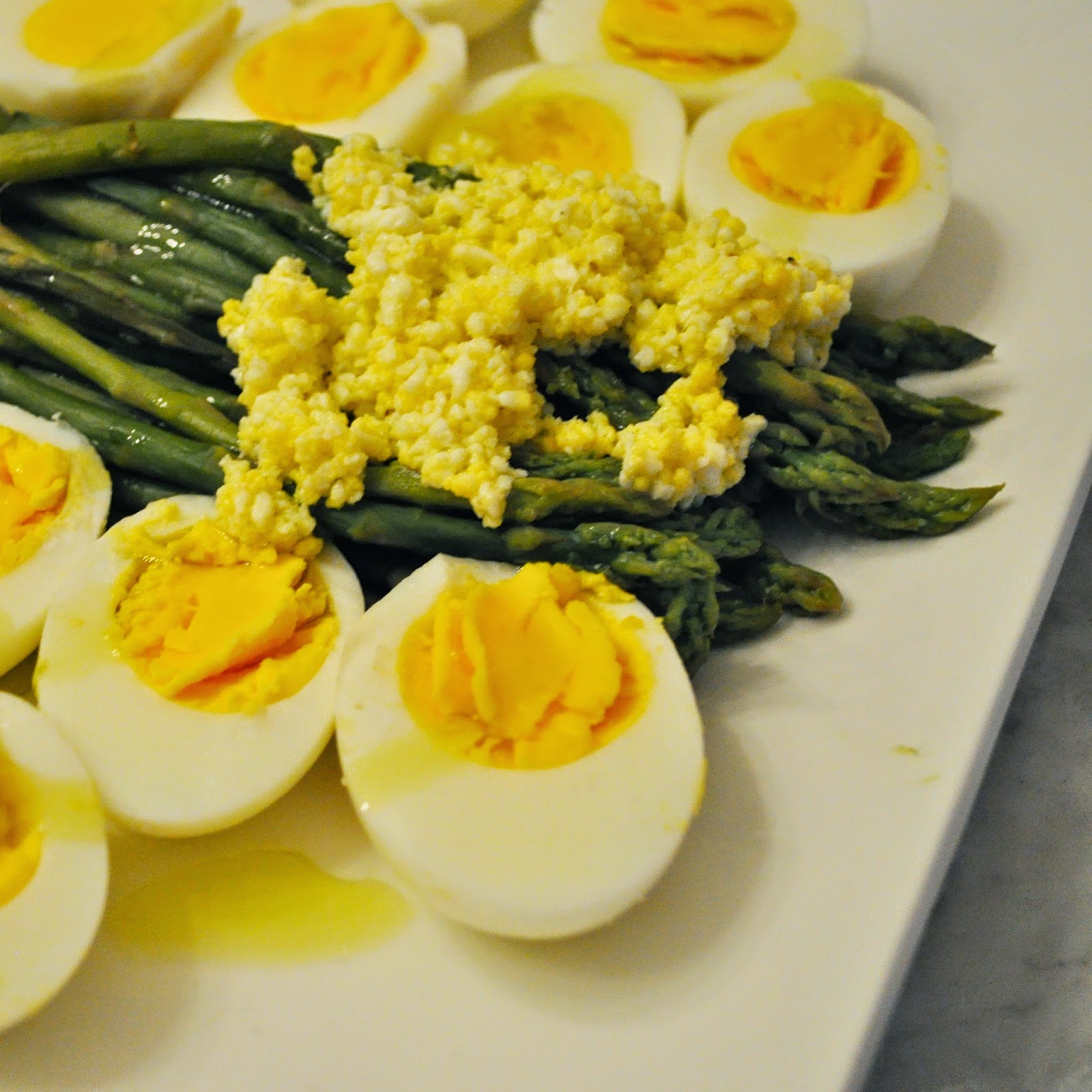 Cooking with Manuela Asparagus with Vinaigrette Egg Sauce