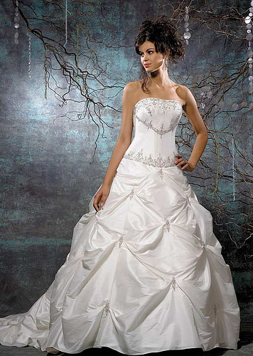Beautiful Strapless Wedding Gowns